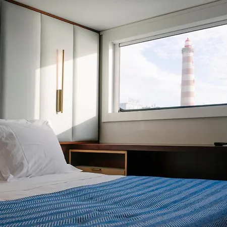 Costa Do Sal Boat Lounge Hotel