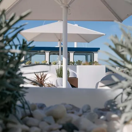 Costa Do Sal Boat Lounge
