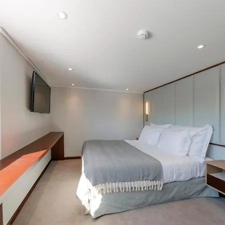 Costa Do Sal Boat Lounge