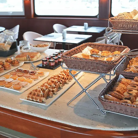 ホテル Costa Do Sal Boat Lounge 4*