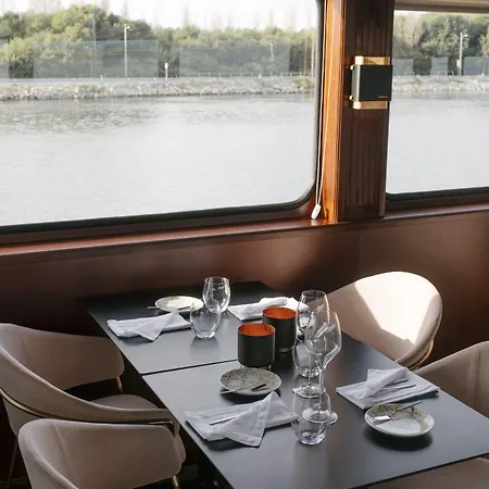 Costa Do Sal Boat Lounge Hotel 4*