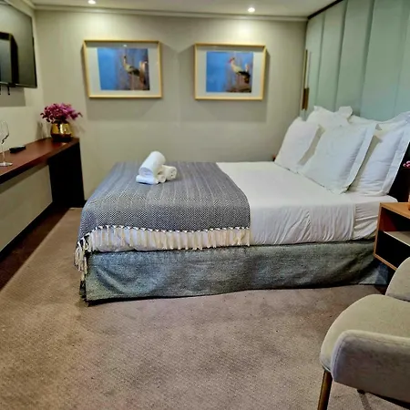 Costa Do Sal Boat Lounge