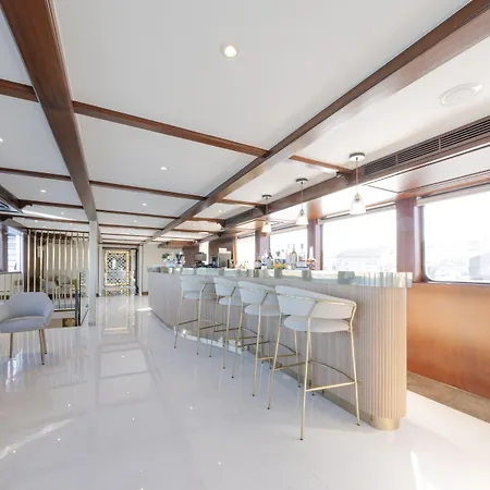 Costa Do Sal Boat Lounge 4* アヴェイロ