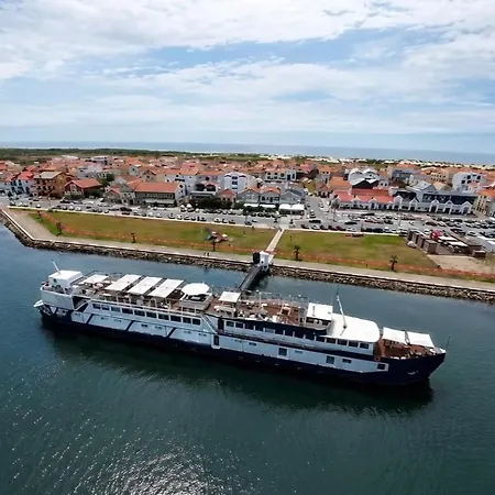 Costa Do Sal Boat Lounge ホテル 4*