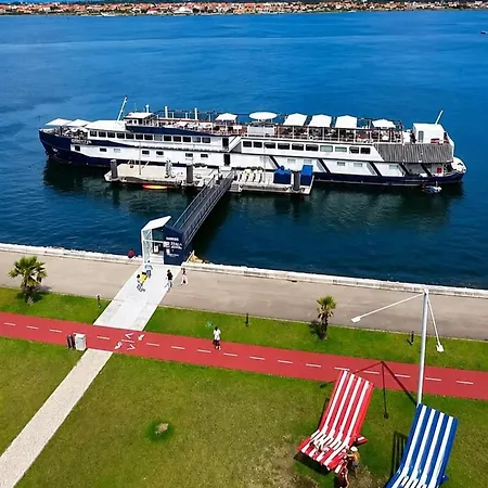 ホテル Costa Do Sal Boat Lounge 4*