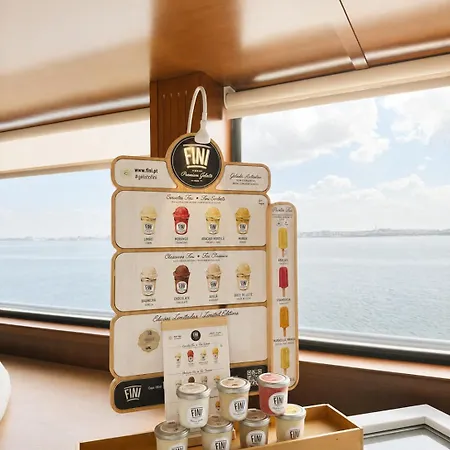 Costa Do Sal Boat Lounge ホテル アヴェイロ