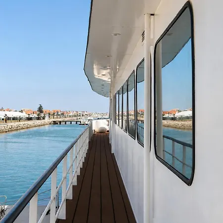 Costa Do Sal Boat Lounge 4* アヴェイロ