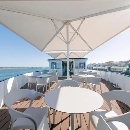 Costa Do Sal Boat Lounge アヴェイロ