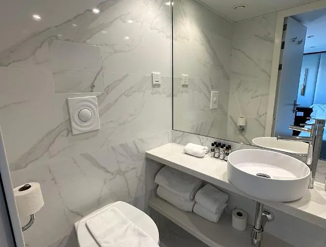 Costa Do Sal Boat Lounge מלון