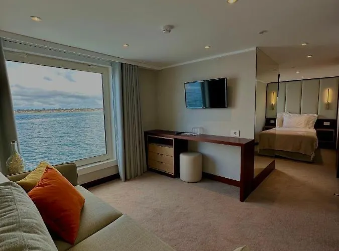 Costa Do Sal Boat Lounge Hotel 4*