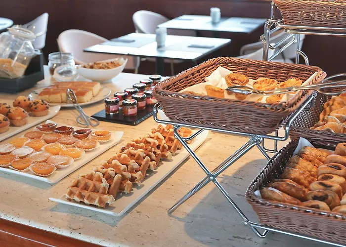 Отель Costa Do Sal Boat Lounge 4*