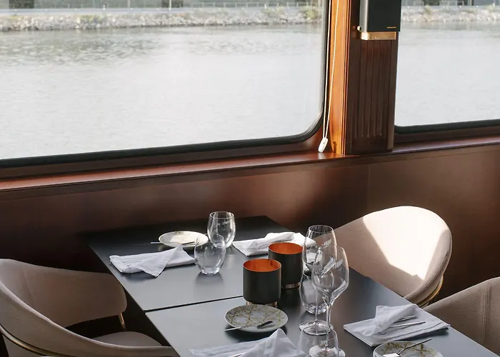 Costa Do Sal Boat Lounge Отель 4*