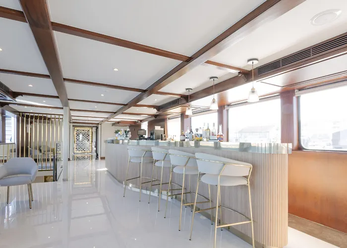 Costa Do Sal Boat Lounge 4* אבאירו